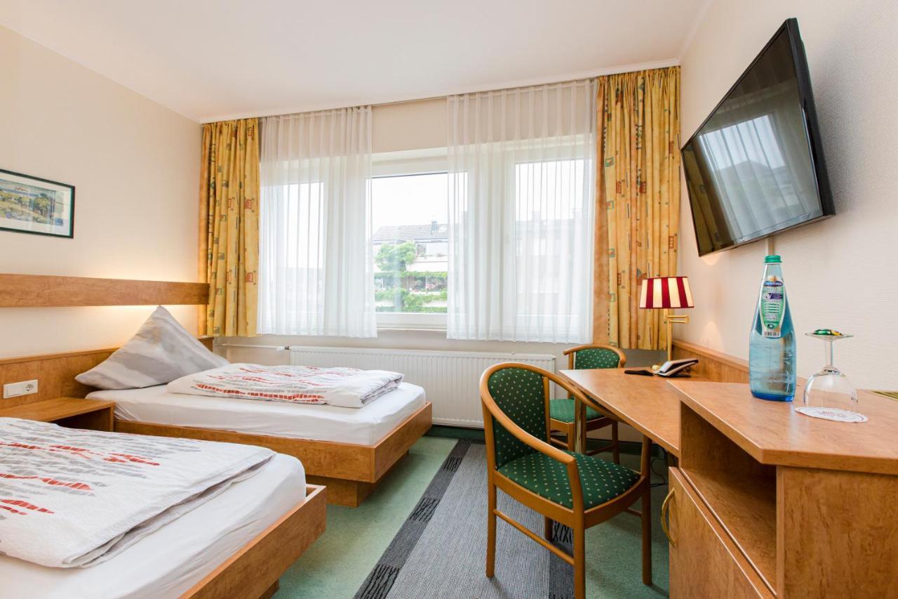 Hotel Am Düsseldorfer Platz Ratingen Exterior foto