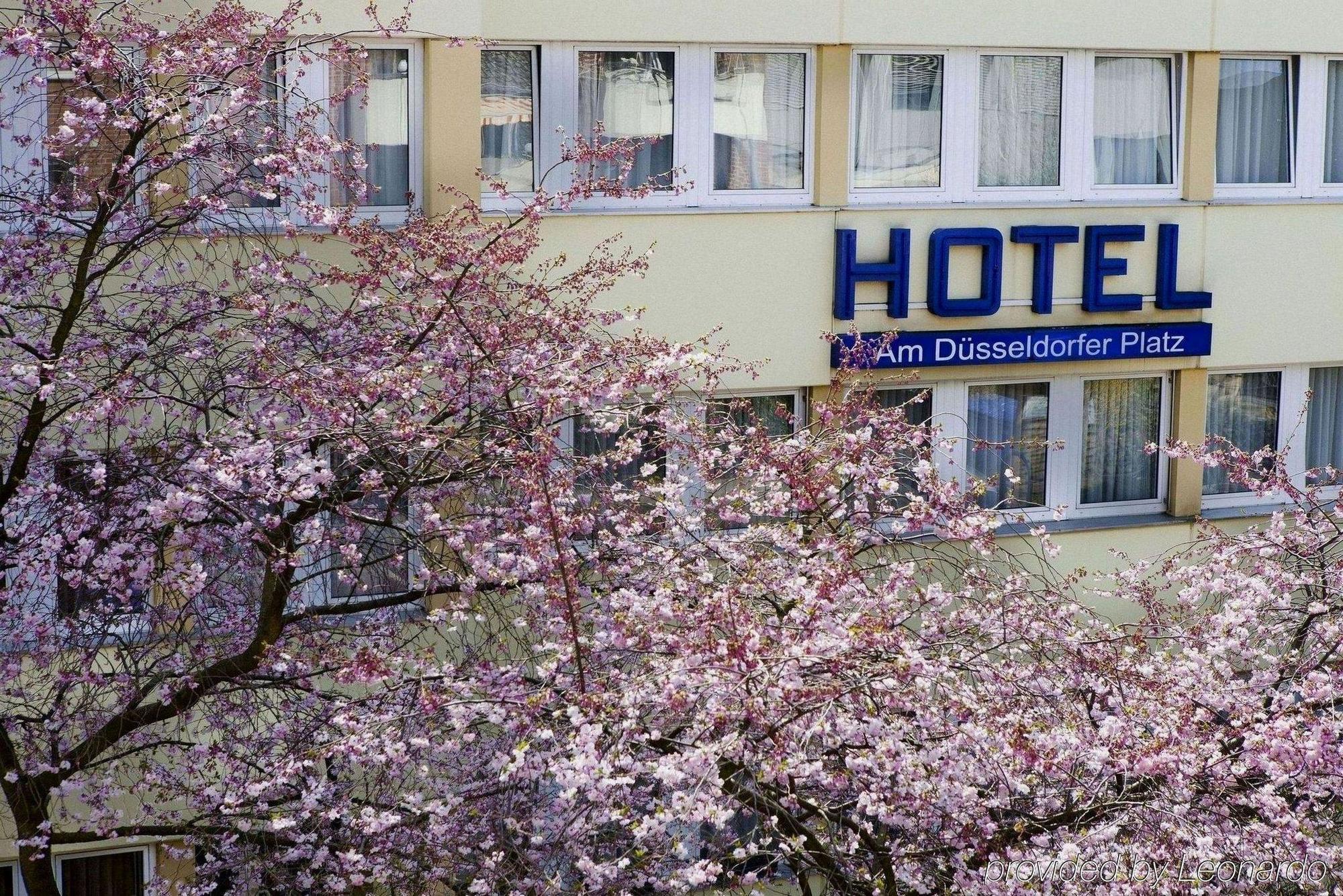 Hotel Am Düsseldorfer Platz Ratingen Exterior foto